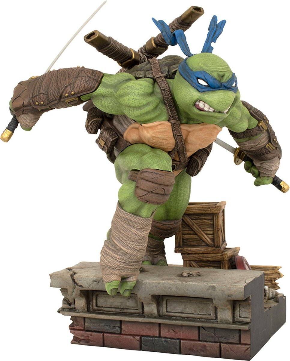Diamond Select Toys Teenage Mutant Ninja Turtles PVC Statue - Leonardo