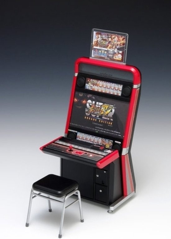 Image of Super Street Fighter IV Arcade Edition Vewlix 1:12 Scale Model Kit