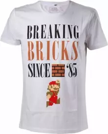 Nintendo - Mario Breaking Bricks Since '85 voor de Kleding kopen op nedgame.nl