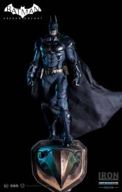 DC Comics: Arkham Knight - Deluxe Batman 1:10 scale Statue voor de Merchandise kopen op nedgame.nl
