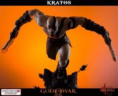 God of War: Lunging Kratos 1/4 scale Statue  voor de Merchandise kopen op nedgame.nl