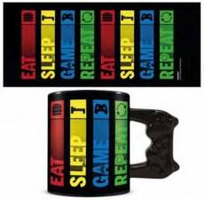 Shaped Mug - Eat Sleep Game Repeat voor de Merchandise kopen op nedgame.nl