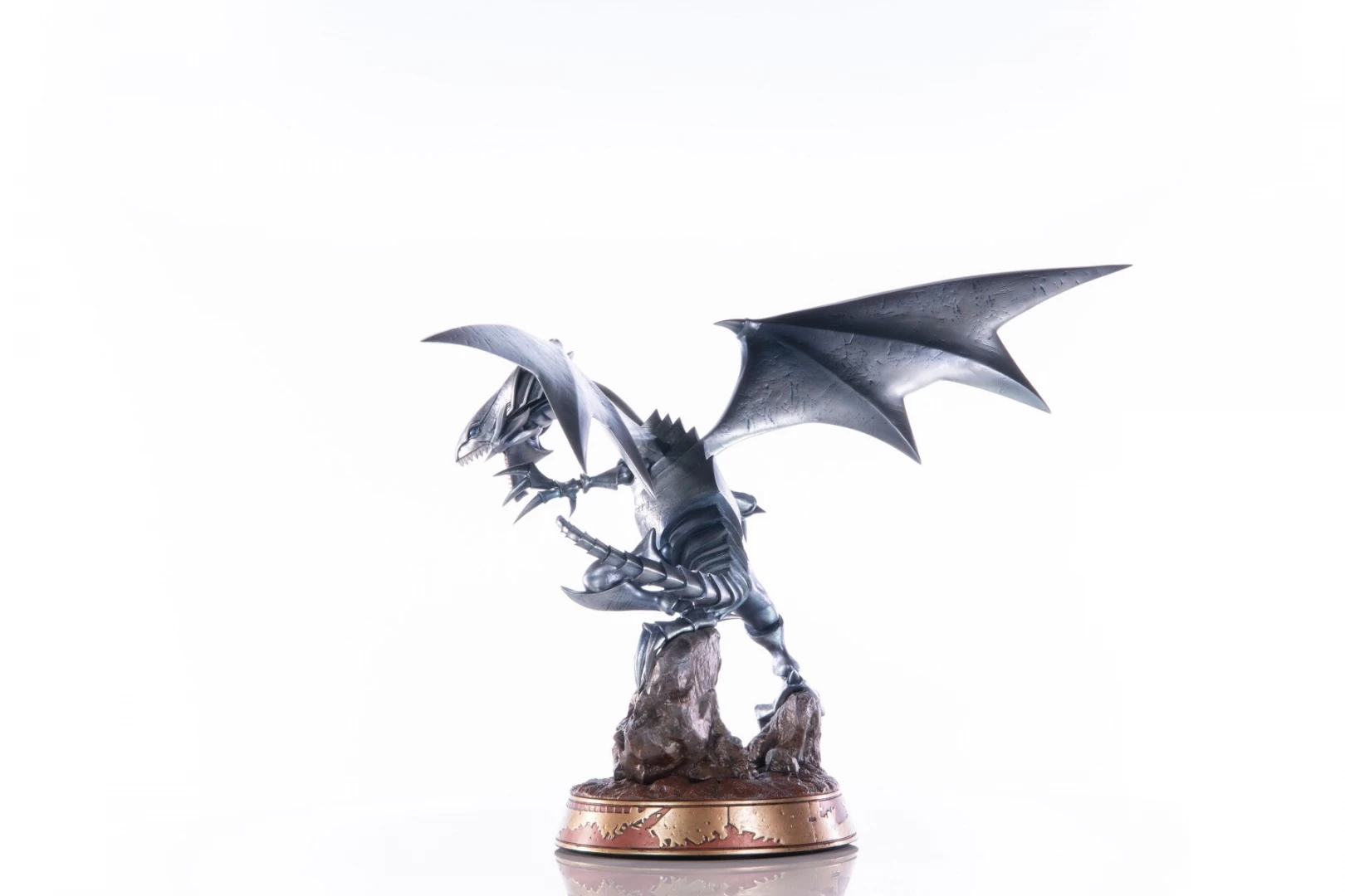 Yu-Gi-Oh! Blue-Eyes White Dragon Silver Edition PVC Statue voor de Merchandise kopen op nedgame.nl